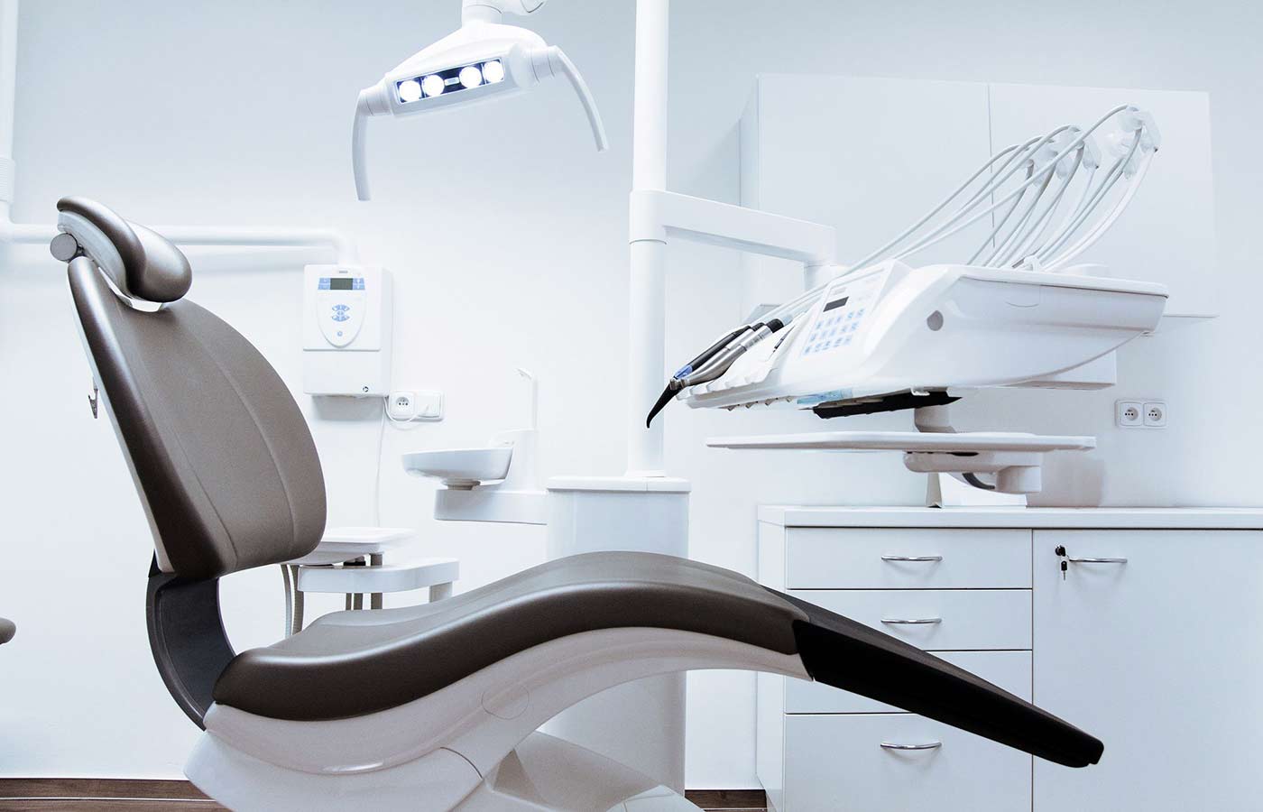 When to Visit Perth Dental Implant Specialists?